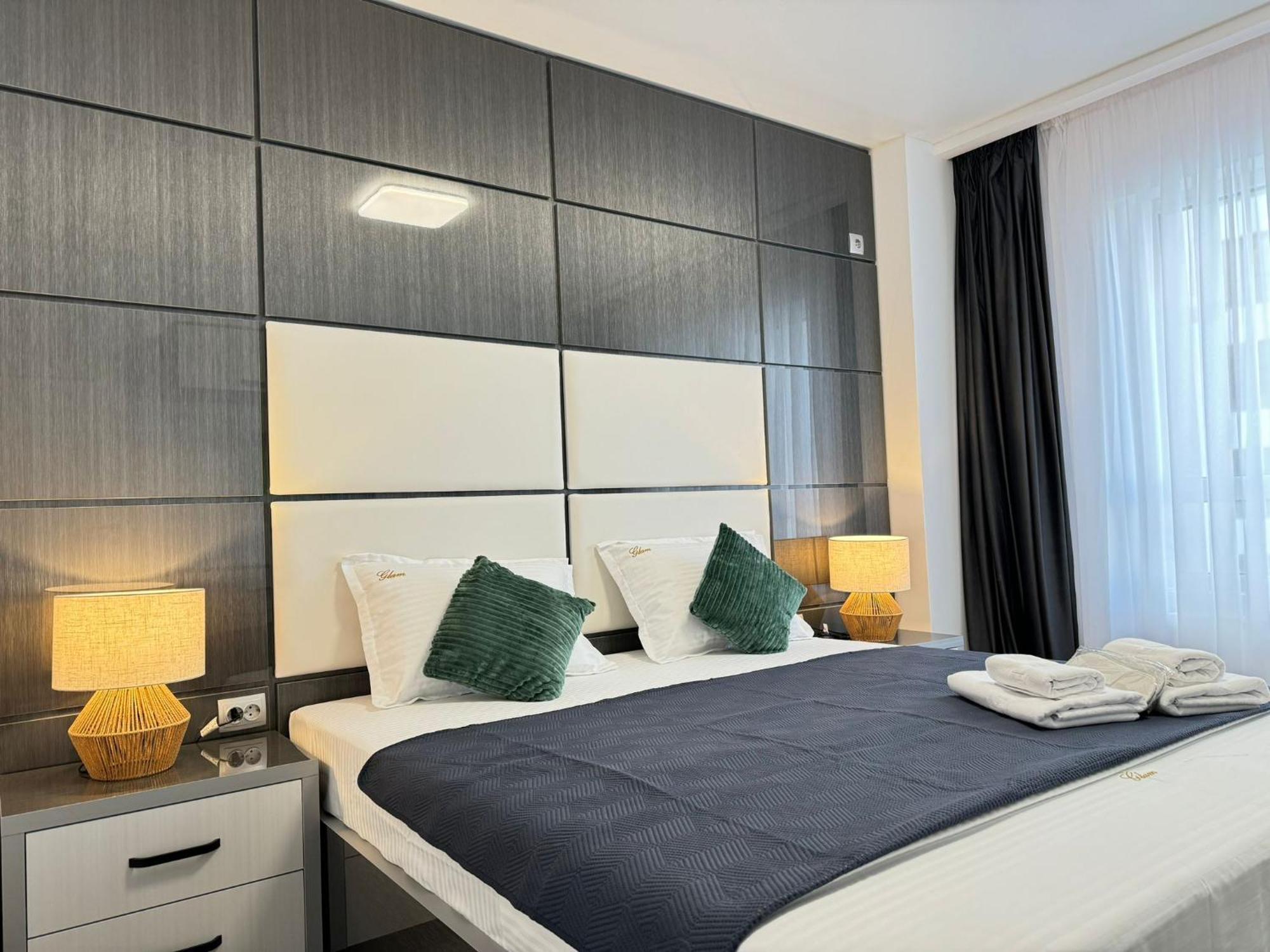 Luxury Glam Apartments Central Adress Bucuresti With Parking Exterior foto